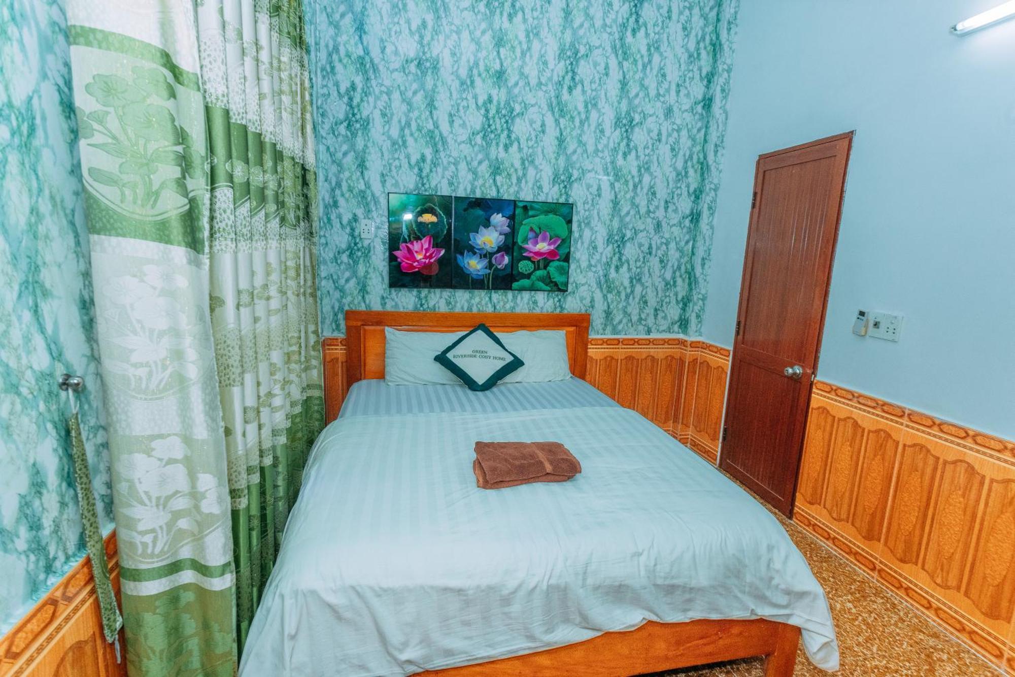 Green Riverside Cosy Home Phong Nha Bagian luar foto