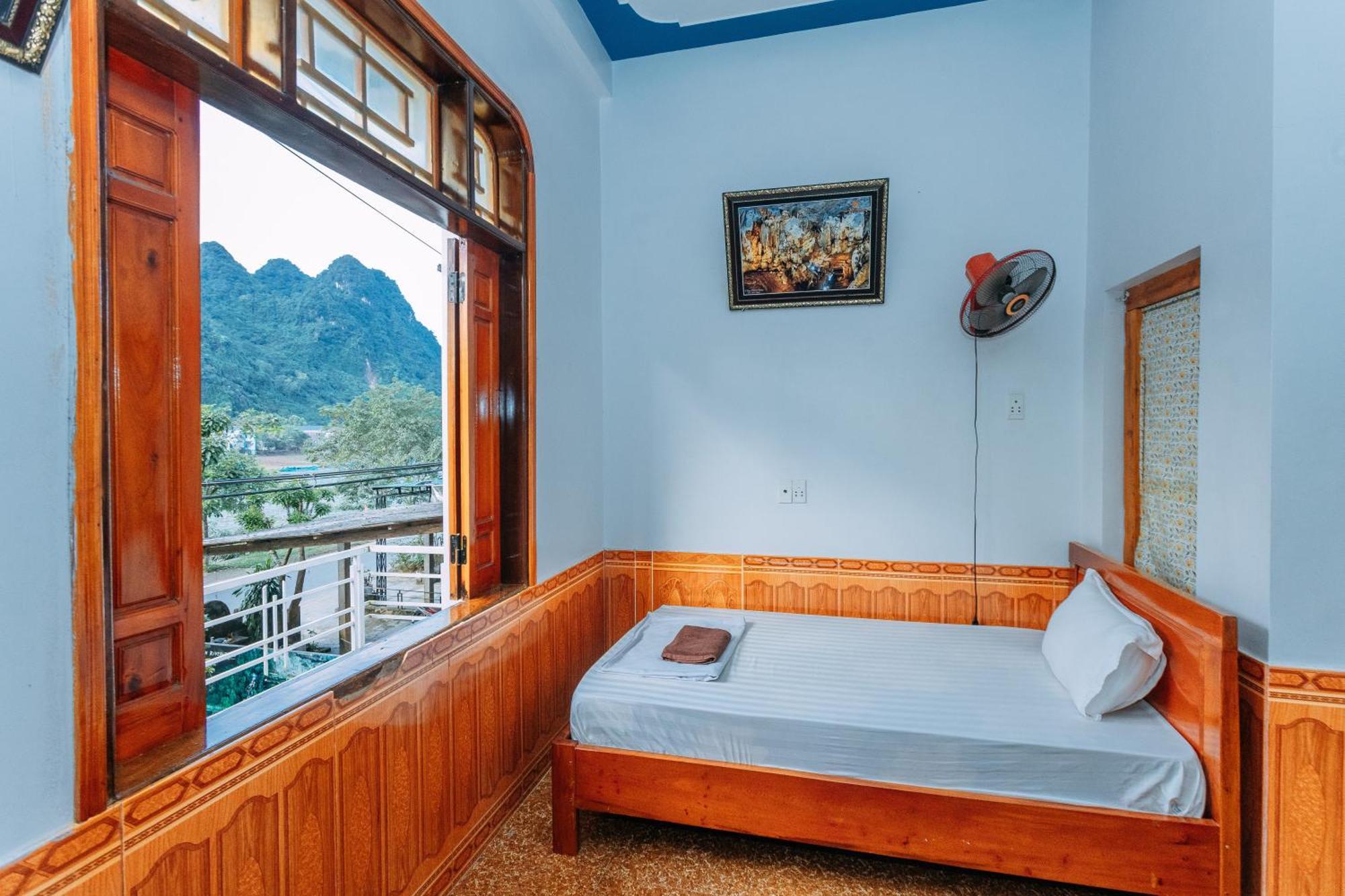 Green Riverside Cosy Home Phong Nha Bagian luar foto
