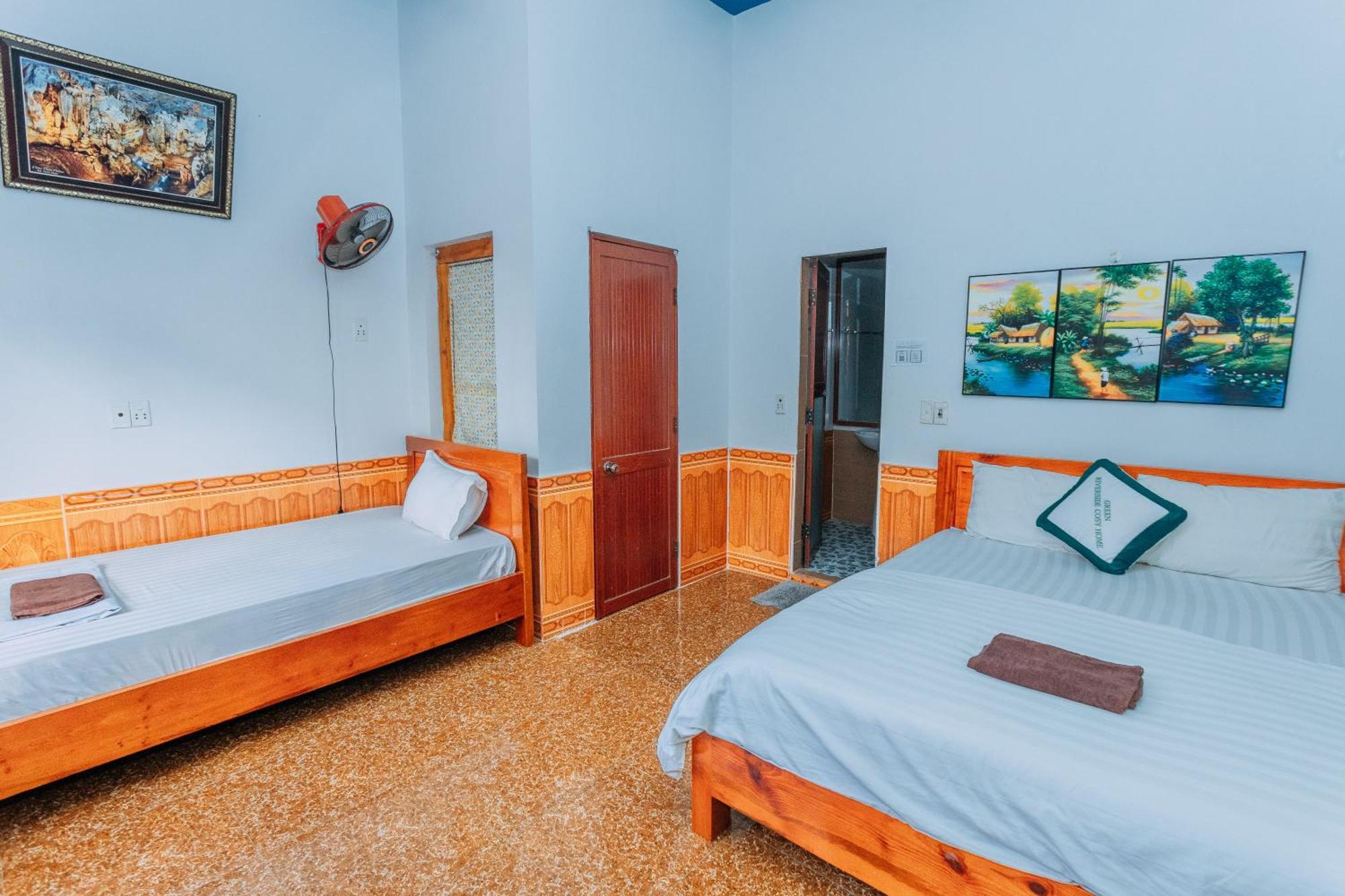 Green Riverside Cosy Home Phong Nha Bagian luar foto