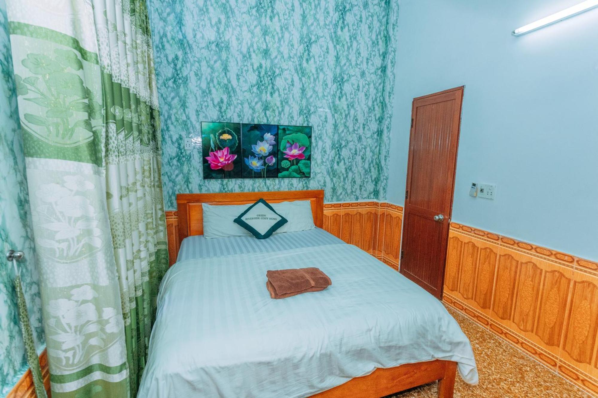 Green Riverside Cosy Home Phong Nha Bagian luar foto